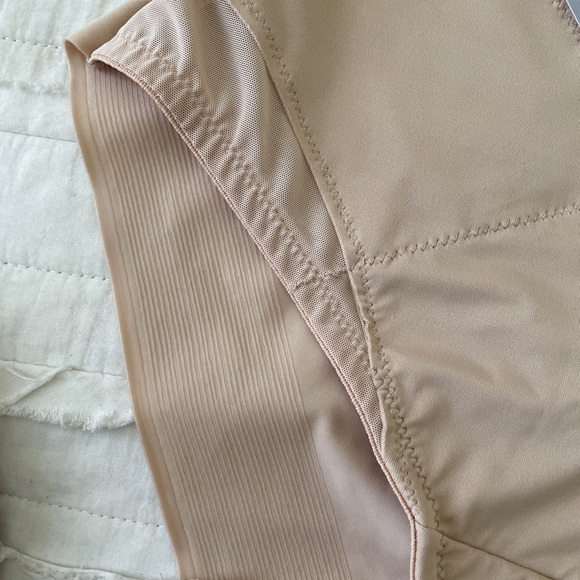 •Naomi & Nicole• Inside Magic Tummy Tuck Hi Waist Brief - Picture 3 of 7